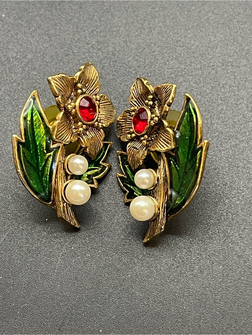 Vintage Avon Flower Earrings Green Enamel Red Rhinestone Faux Pearl Gold Tone